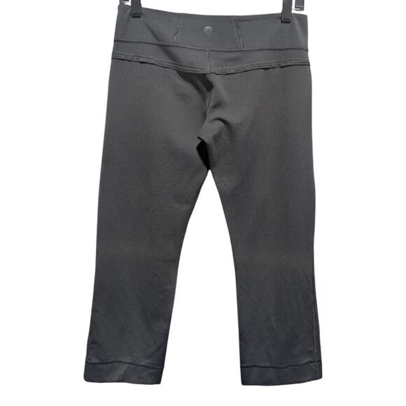 LULULEMON ATHLETICA Groove Crop In Black Size 8 - Picture 4 of 4